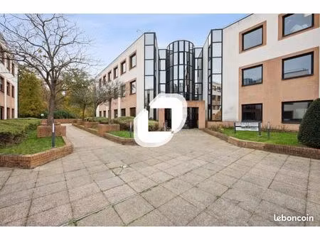 bureaux 169 m²