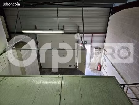 local d'activité 137 m²