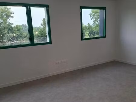 local bureaux 91 m²