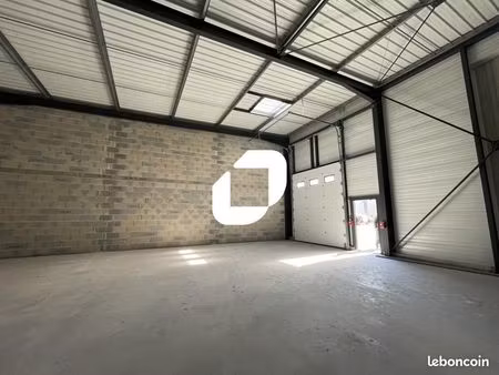 local d'activité 343 m²