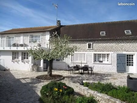belle maison ancienne avec son appartement complétement indépendant