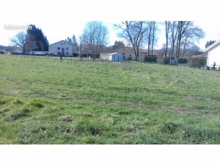 lannemezan beau terrain à bâtir viabilisé 956 m²