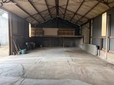 a vendre garage / hangar de stockage