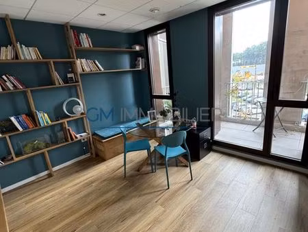 bureaux 30 m² mées