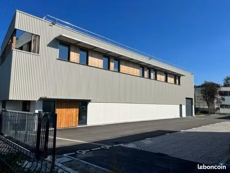 local d'activité 600 m²