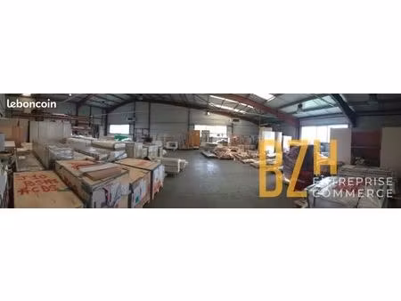 local 1560 m² queven