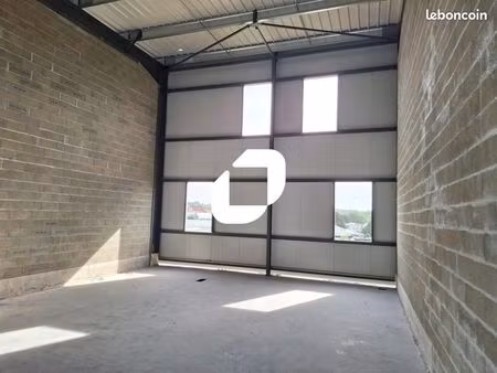 local d'activité 236 m²