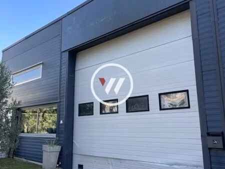 local d'activité 323 m²