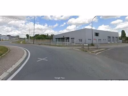 local commercial 1060 m² poulainville