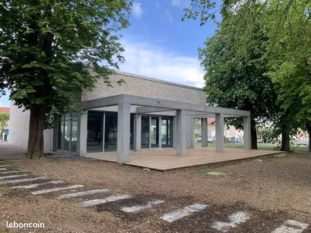 local commercial 252 m²