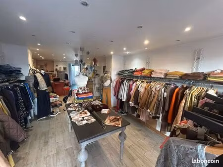 boutique 45 m² poissy