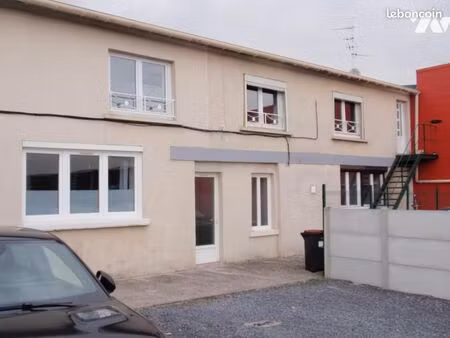 local divers 257 m² carvin