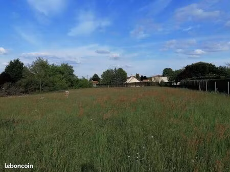 terrain 916 m² quinçay