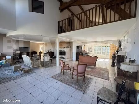 maison 8 pièces 300 m²