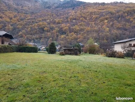 terrain 1140 m² la bâthie