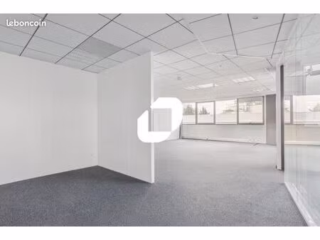 bureau 272 m²
