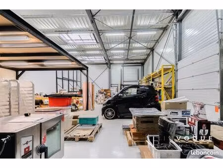 local 303 m² méré