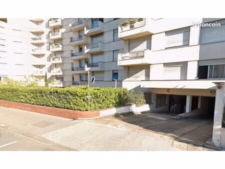 parking/box 13 m² vincennes