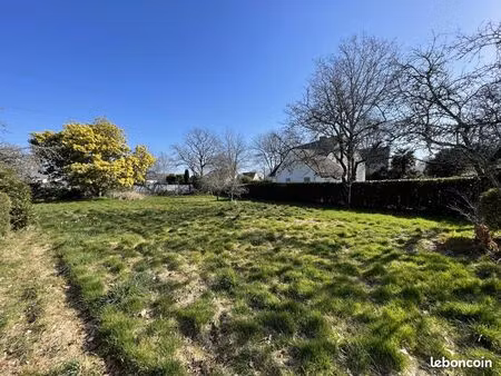 terrain 300 m² plescop