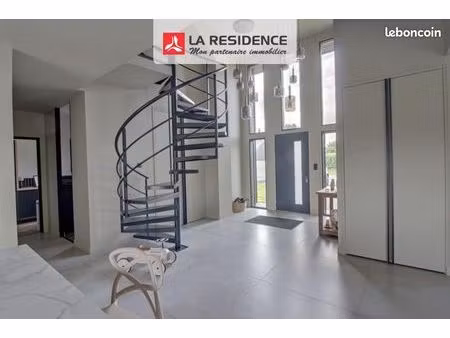 maison 6 pièces 150 m²