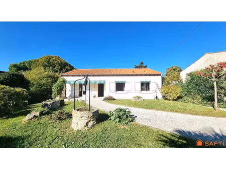 vente maison 9 pièces 197 m² à meschers-sur-gironde (17132)  500 000 €