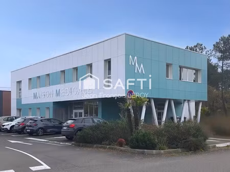 location locaux professionnels 25 m² à le pian-médoc (33290)  630 €