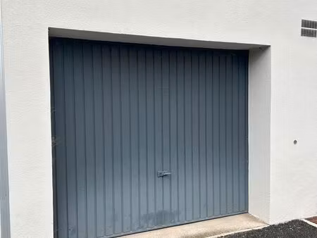 garage spacieux de 29 m²– saint-étienne  rue nicolas chaize