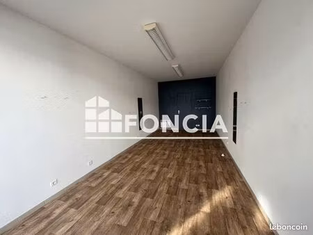 local commercial 27 m²