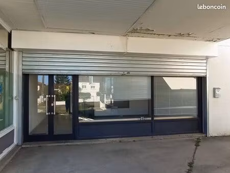 local commercial 50m2 a louer - saint-benoît