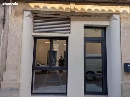 à louer : bureau professionnel lumineux de 30 m² au cœur de gallargues-le-montueux
