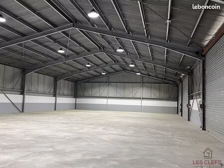 local 1867 m² connerré