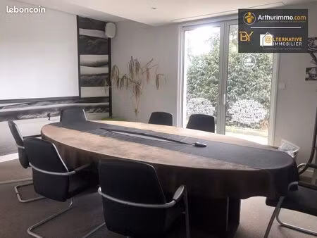 local commercial 131 m² châteaubourg