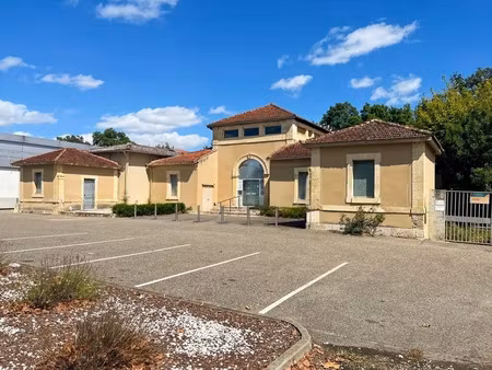 vente locaux professionnels 480 m² à fleurance (32500)  470 000 €