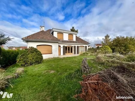 pavillon 8 pièces 160 m²