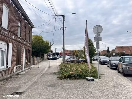 local commercial 59 m² anstaing