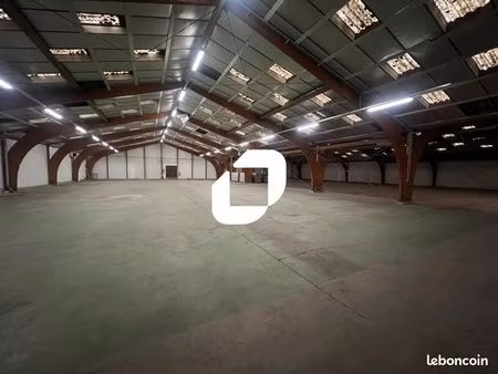 local d'activité 2 800 m²
