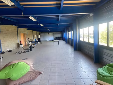 bureaux à louer - visibilité exceptionnelle