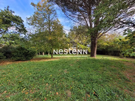 terrain constructible de 1183 m² à péchabou