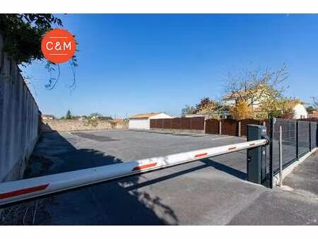 location garage box et parking à rezé (44400) : à louer / rezé