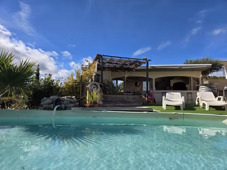 a vendre - cruzy - villa t4 de 137 m2 sur 1000 m2 de terrain