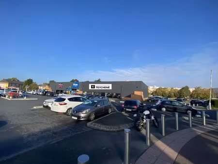 sin-le-noble - parking auchan - local commercial 564 m² - div