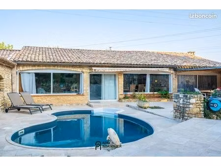 mas 9 pièces 381 m²