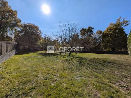 guignen centre - terrain constructible 852 m² - hors lotissement - libre de constructeur