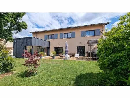 maison les cheres 8 pièces 220 m2  garage  piscine