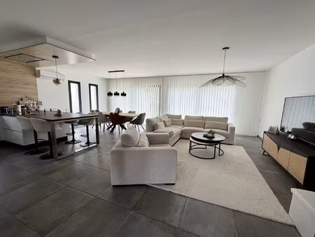 maison contemporaine parfaite pour une famille dans un quartier