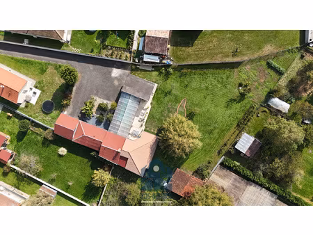 villa de plain-pied 6 pièces avec piscine couverte  garage 