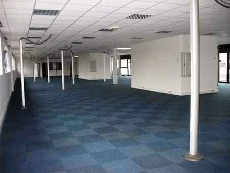 bureaux à louer 670m2