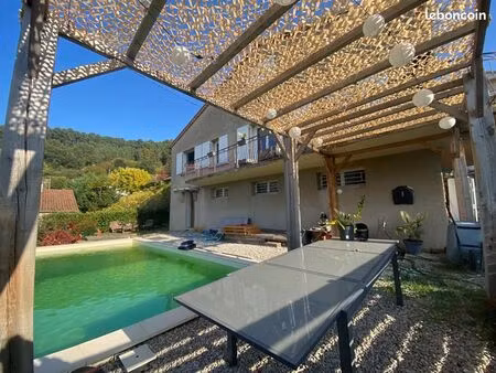 maison 6 pièces 130 m²