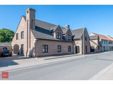 zeer ruime en verzorgde praktijkwoning of cohousing