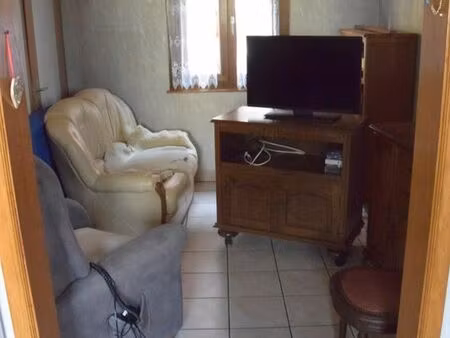 ensemble maison et dépendances